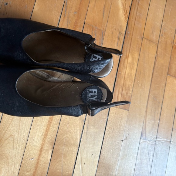 Fly London Sz 6.5 (37) Black Leather Open Toes Lagenlook Wedge Sandals - Picture 9 of 9